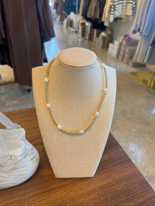 Gold Necklace with Natural Pearls