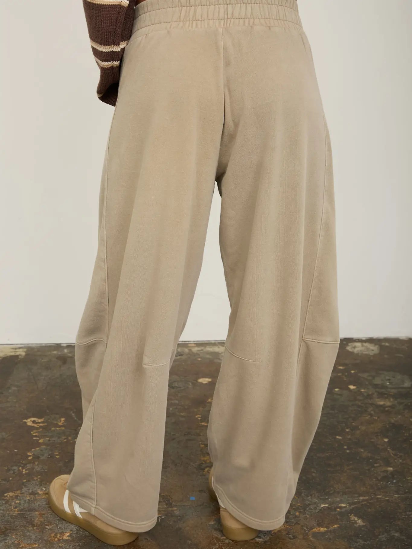 Mocha Barrel Sweatpants